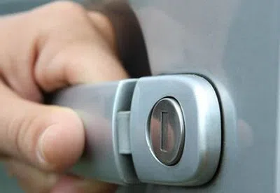 Little Village Locksmith Store Lynnfield, MA 781-304-8625 - 21-unlock-car